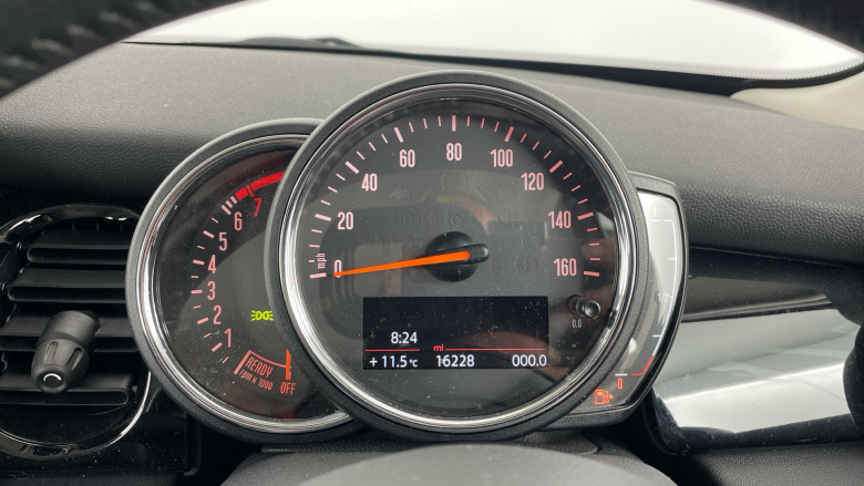 MINI Hatchback 1.5 Cooper Classic 5dr Auto Petrol Hatchback